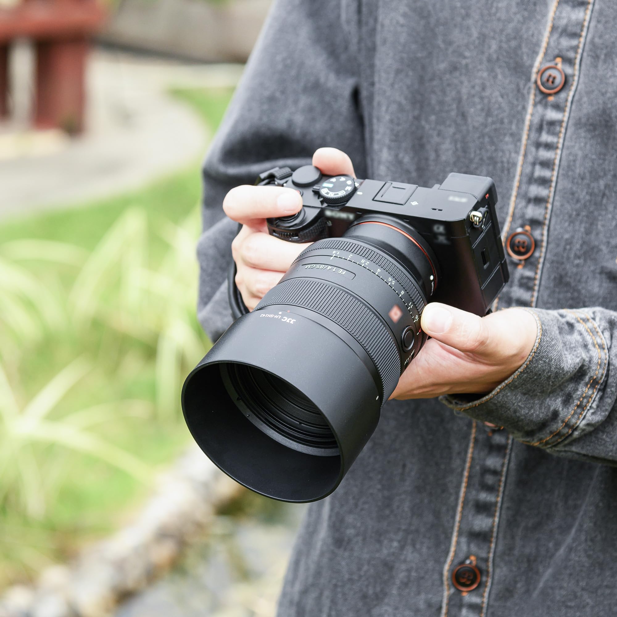 Amazon.com : Lens Hood for Sony FE 85mm f/1.4 GM Lens, Reversible